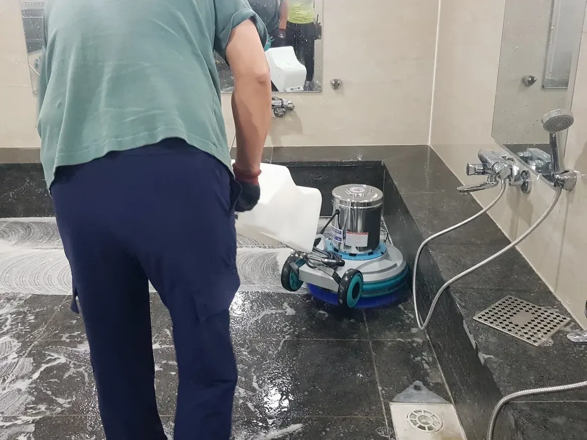 동해시 묵호진동 찜질방 수전·샤워기 건식 사우나 위생청소 사례 - 행진크린