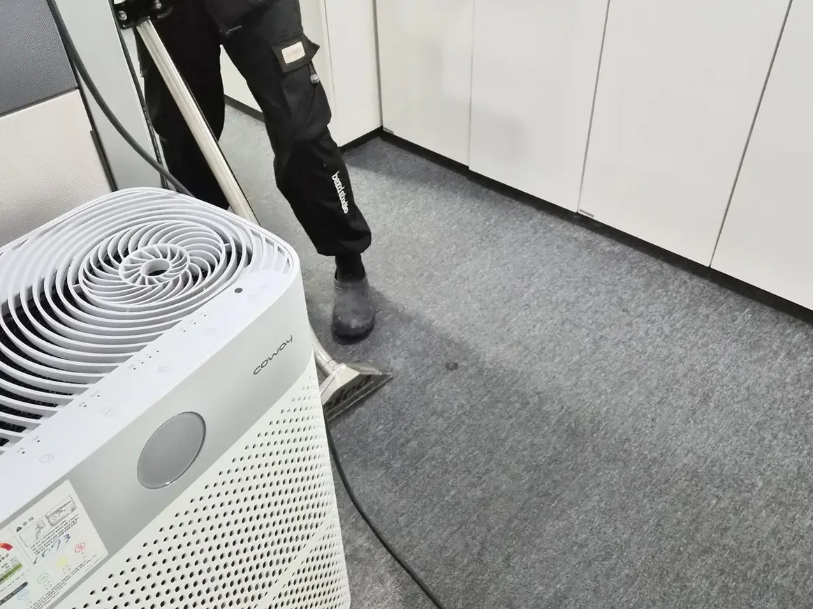 철원군 동송읍 사업장 로비·복도 카페트 바닥 위생청소 사례 - 행진크린